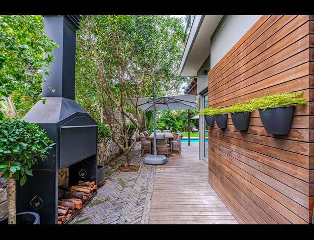 4 BEDROOM TOWNHOUSE FOR SALE IN DUNKIRK ESTATE
